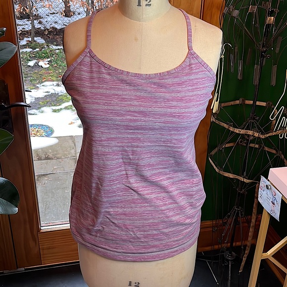 Lululemon tank with built in bra. Supportive, fun design. Size 12 - Picture 1 of 5